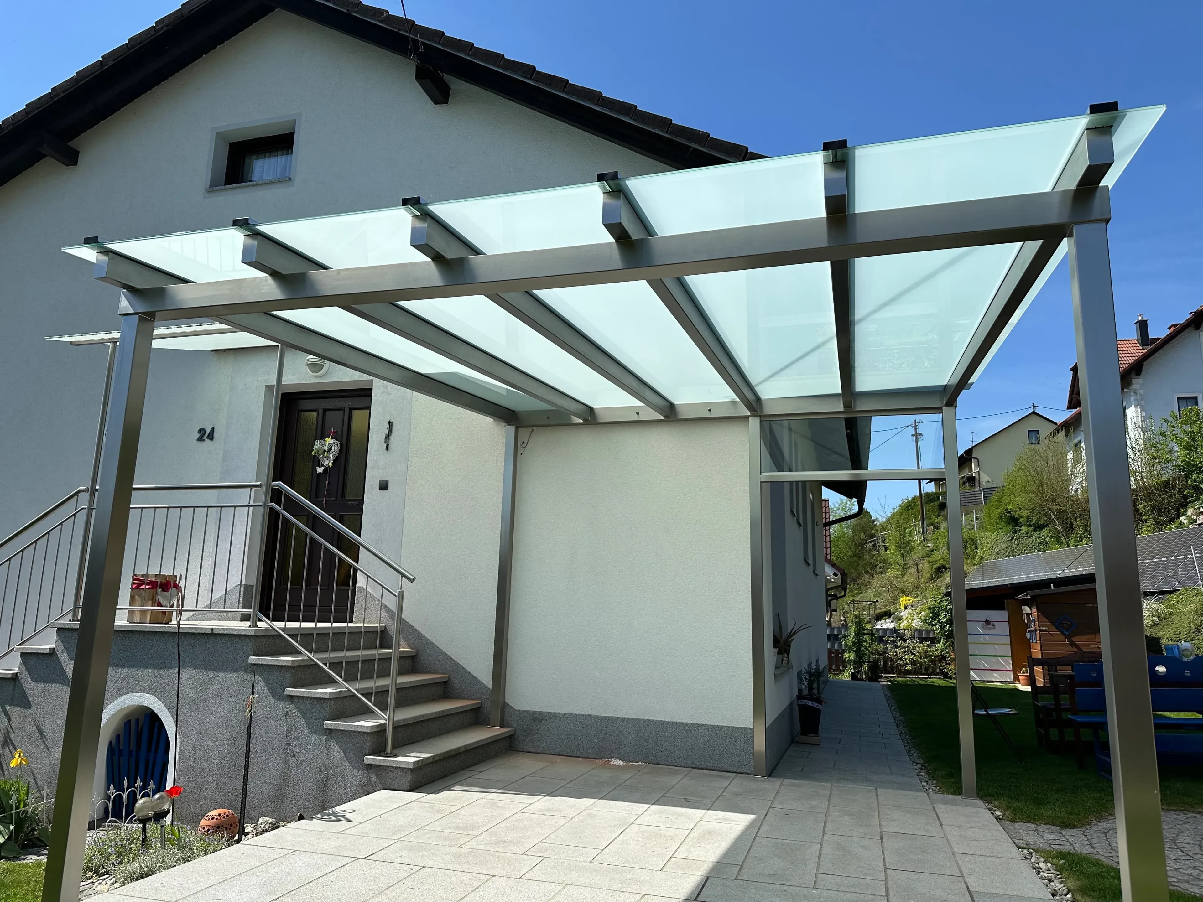 Hochwertige Balkonüberdachung aus Edelstahl im Bezirk Freistadt