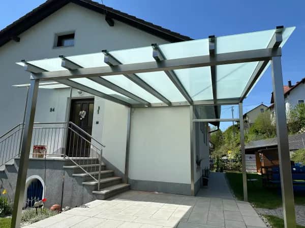 Hochwertige Balkonüberdachung aus Edelstahl im Bezirk Freistadt