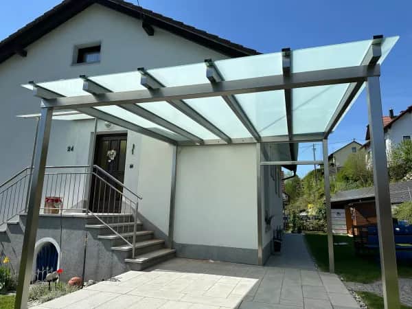 Beschichtete Terrassenüberdachungen montieren in Pregarten